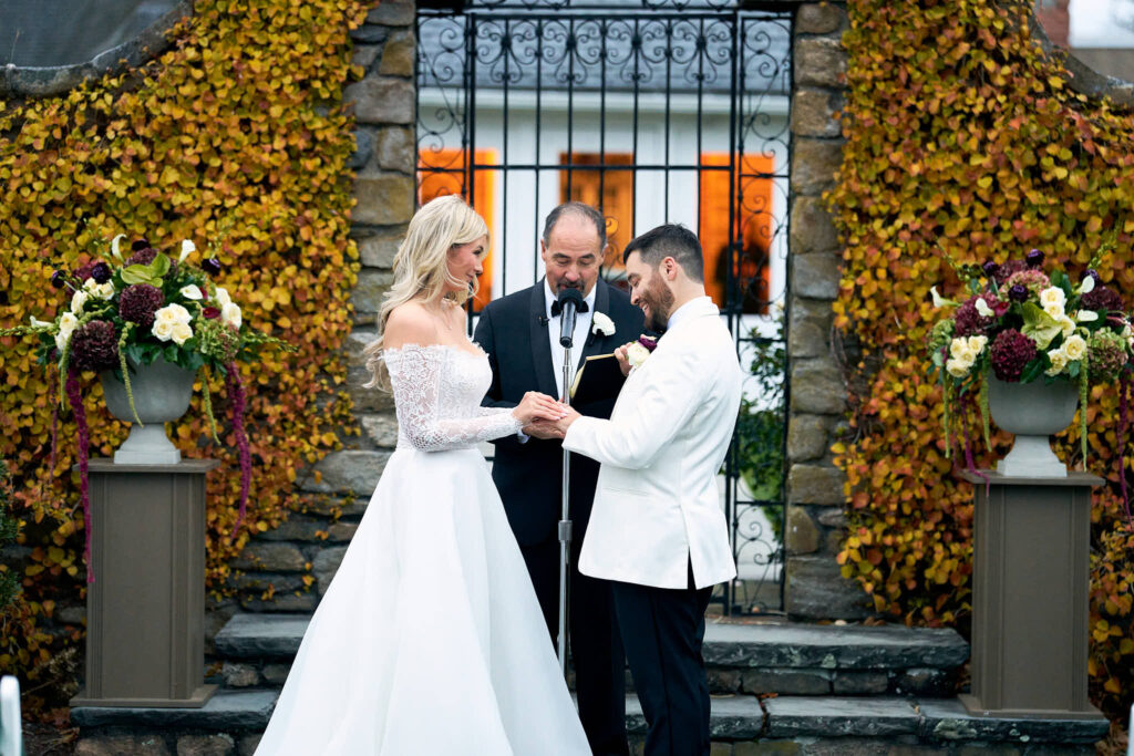 Outdoor wedding ceremony in Rhode Island at Shepherd's Run